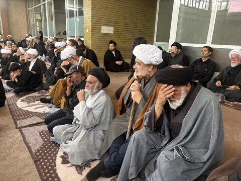 تصاویر / مراسم عزاداری روز تاسوعای حسینی در بیت آیت الله العظمی سیستانی در قم
