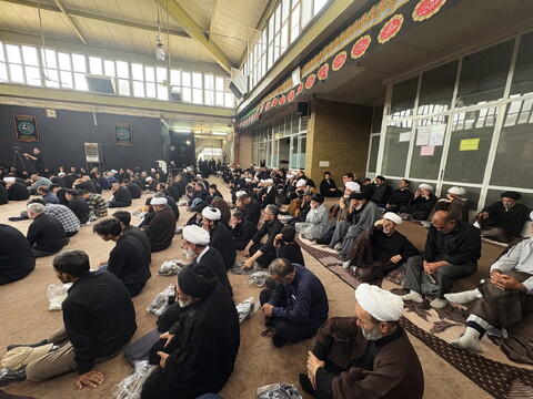تصاویر / مراسم عزاداری روز تاسوعای حسینی در بیت آیت الله العظمی سیستانی در قم