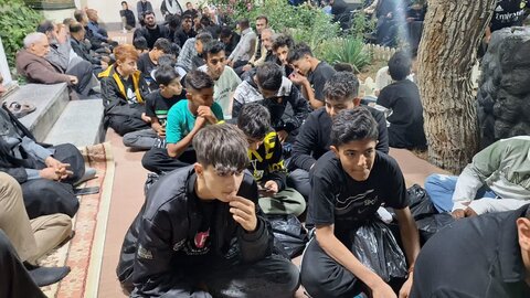 تصاویر / مراسم سوگواری مردم شهرستان تاکستان در دفتر نماینده مردم قزوین در مجلس خبرگان رهبری