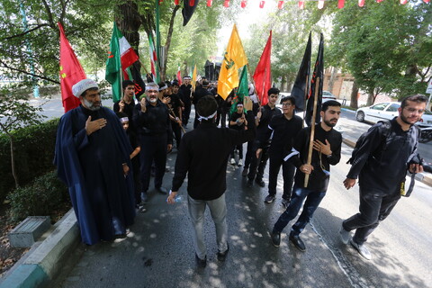 تصاویر / قافله عزاداری  روز تاسوعای جوانان اصفهانی