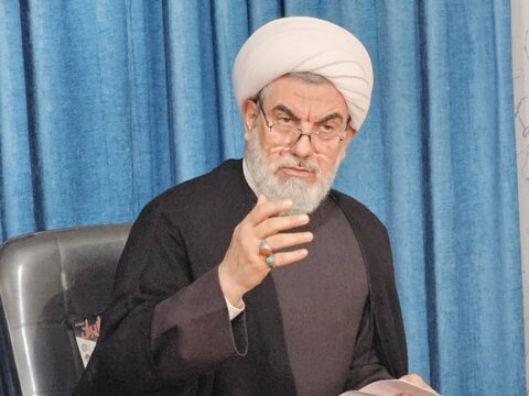 تصاویر /  نشست روحانیون ومبلغین بویین زهرا با مسئول نمایندگی ولی فقیه در سپاه استان قزوین