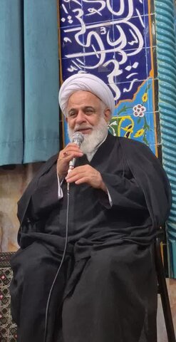 تصاویر / حضور امام جمعه شهرستان آبیک در مساجد آبیک در ایام ماه محرم