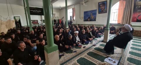 تصاویر / حضور امام جمعه شهرستان آبیک در مساجد آبیک در ایام ماه محرم