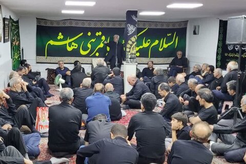 تصاویر/عزاداری تاسوعای حسینی در منزل استاندار مرکزی