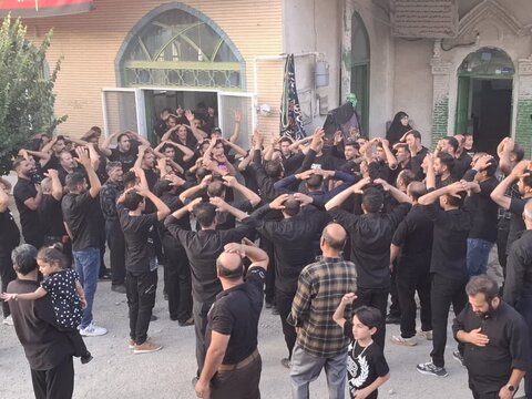 تصاویر/مراسم تاسوعای حسینی در روستای خنب کاشان