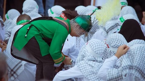 تصاویر/سوگواره هیئت سقایی (العطش) در حرم مطهر پیام‌آور واقعه عاشورا به ایران،