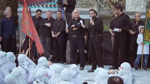 تصاویر/سوگواره هیئت سقایی (العطش) در حرم مطهر پیام‌آور واقعه عاشورا به ایران،