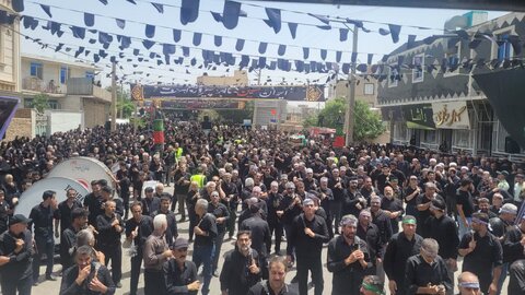 تصاویر/اجتماع مردم شهر غرق آباد در روز تاسوعای حسینی