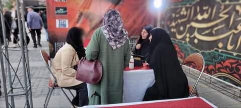 تصاویر/حضور مبلغین موسسه آموزش عالی ریحانة النبی اراک در غرفه محرم