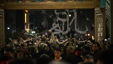 تصاویر/عزاداری هیئت ابوالفضلی دهنو شب عاشورای حسینی در هلال بن علی (ع)