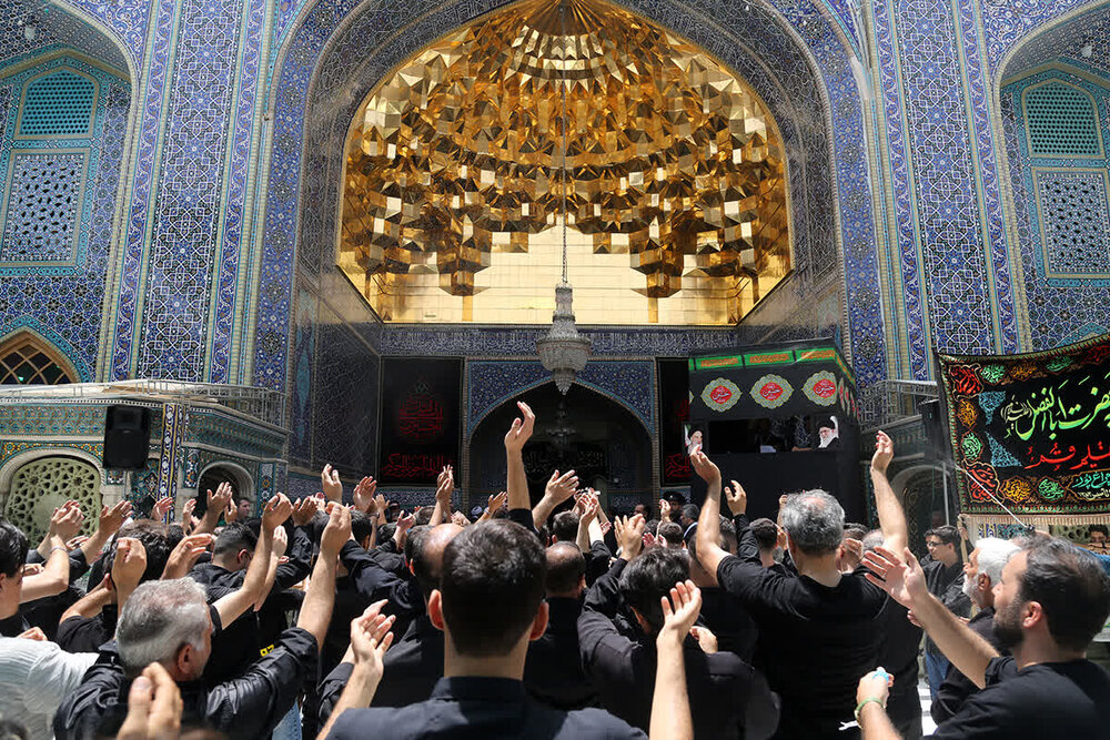 عرض تسلیت عزاداران تاسوعای حسینی به محضر حضرت کریمه (س) + عکس