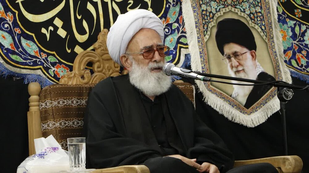 ایستادگی ملت ایران در برابر آمریکاییها و صهیونیستها ریشه در مکتب حسینی دارد ایستادگی ملت ایران در برابر آمریکاییها و صهیونیستها ریشه در مکتب حسینی دارد
