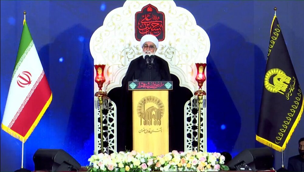 ملت ایران با الهام از عاشورا عزت‌مندانه ایستاده است/ عاشورا الهام‌بخش استقامت ملت ایران در برابر استکبار است+ عکس