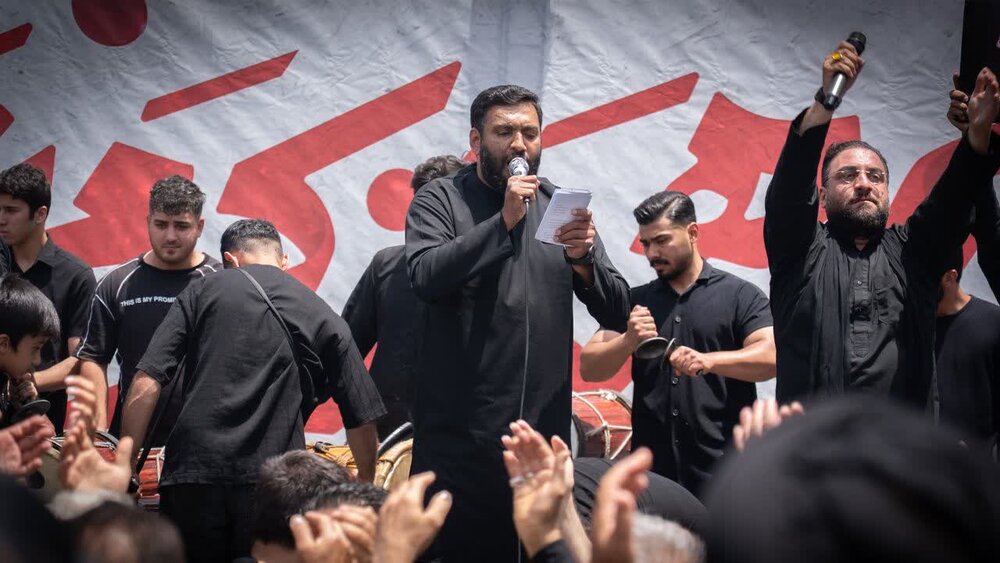 تصاویر| اجتماع پرشور عزاداران حسینی در کرج؛ سیاه‌پوشان تاسوعا در میدان قدس