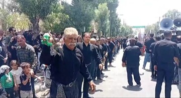 فیلم | عزاداری مردم ازنا در روز عاشورا