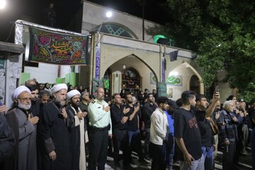 تصاویر / حضور امام جمعه قزوین در جمع عزاداران سوگوار حسینی