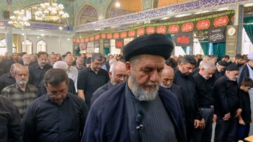 تصاویر/ اقامه نماز ظهر عاشورا در میانه