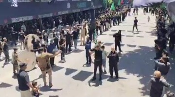 فیلم | عزاداری مردم دلفان در عاشورای حسینی