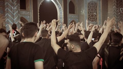 تصاویر/ عزاداری هیئات مذهبی آران وبیدگل شب عاشورای حسینی در هلال بن علی (ع)