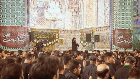 تصاویر/ عزاداری هیئات مذهبی آران وبیدگل شب عاشورای حسینی در هلال بن علی (ع)