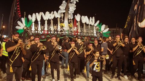 تصاویر/ عزاداری هیئات مذهبی آران وبیدگل شب عاشورای حسینی در هلال بن علی (ع)