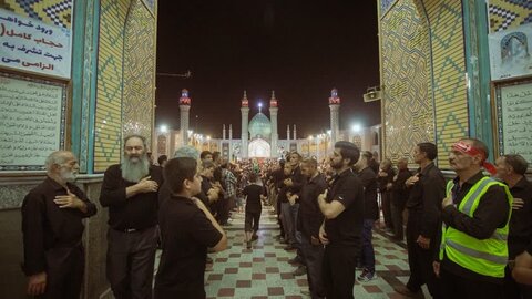 تصاویر/ عزاداری هیئات مذهبی آران وبیدگل شب عاشورای حسینی در هلال بن علی (ع)