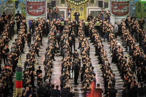 تصاویر/ عزاداری هیئات مذهبی آران وبیدگل شب عاشورای حسینی در هلال بن علی (ع)