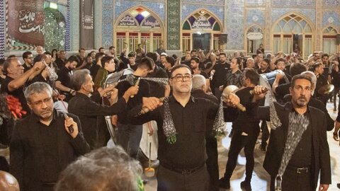 تصاویر/ عزاداری هیئات مذهبی آران وبیدگل شب عاشورای حسینی در هلال بن علی (ع)