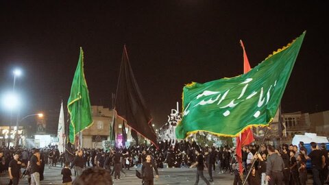 تصاویر/ عزاداری هیئات مذهبی آران وبیدگل شب عاشورای حسینی در هلال بن علی (ع)