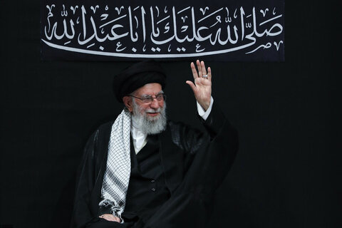 Photos/Cérémonie de deuil dans la nuit d'Achoura (que la paix soit sur lui) en présence du Guide de la Révolution