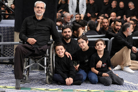 Photos/Cérémonie de deuil dans la nuit d'Achoura (que la paix soit sur lui) en présence du Guide de la Révolution