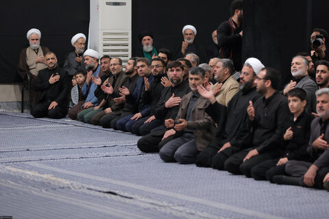 Photos/Cérémonie de deuil dans la nuit d'Achoura (que la paix soit sur lui) en présence du Guide de la Révolution
