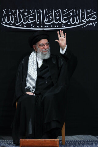 Photos/Cérémonie de deuil dans la nuit d'Achoura (que la paix soit sur lui) en présence du Guide de la Révolution