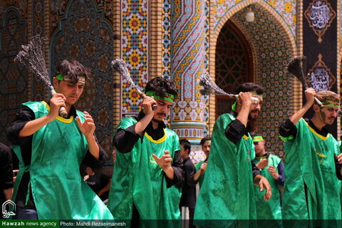 Photos / Présence de groupes de deuil au sanctuaire de Fatima Massoumeh (PSL) le jour de Tasu'a al-Hussaini