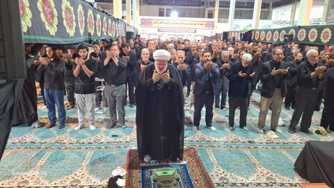 تصاویر/ اقامه نماز ظهر عاشورا در میاندوآب