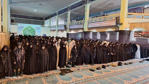 تصاویر/ اقامه نماز ظهر عاشورا در میاندوآب