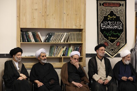 تصاویر/ مراسم عزاداری روز عاشورا در بیوت مراجع