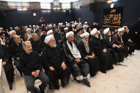 تصاویر/ مراسم عزاداری روز عاشورا در بیوت مراجع
