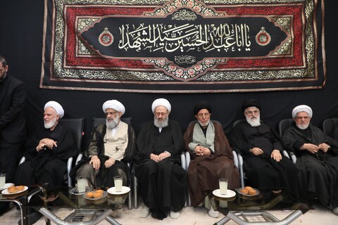 تصاویر/ مراسم عزاداری روز عاشورا در بیوت مراجع
