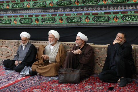 تصاویر/ مراسم عزاداری روز عاشورا در بیوت مراجع