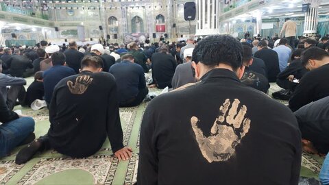 اقامه نماز ظهر عاشورا در شهرکرد