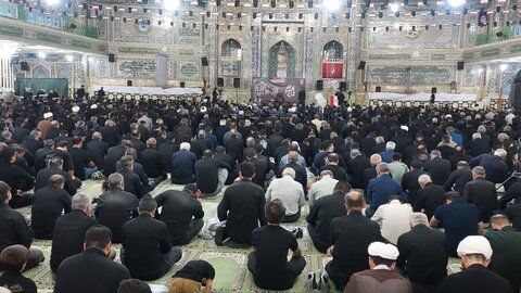 اقامه نماز ظهر عاشورا در شهرکرد