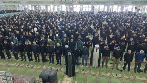 اقامه نماز ظهر عاشورا در شهرکرد