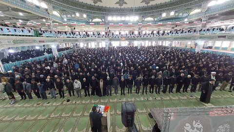 اقامه نماز ظهر عاشورا در شهرکرد