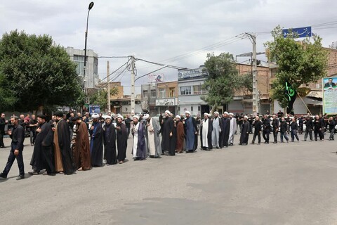 تصاویر/ عزاداری هیات بقیه الله الاعظم در سطح شهر در روز عاشورا در شهرستان مرند