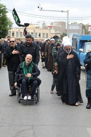 تصاویر/ عزاداری هیات بقیه الله الاعظم در سطح شهر در روز عاشورا در شهرستان مرند