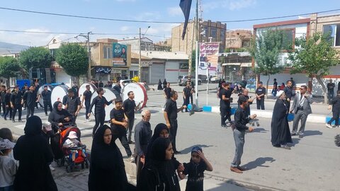 تصاویر/ عزاداری مردم شهرستان شوط در عاشورای حسینی