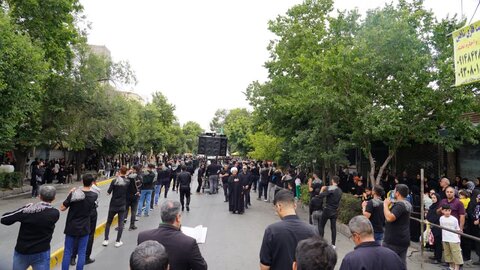 تصاویر/ عزاداری خیابانی مردم شهرستان خوی در عاشورای حسینی