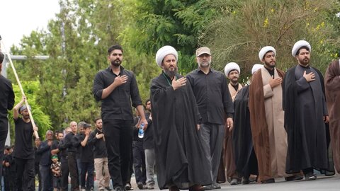 تصاویر/ عزاداری خیابانی مردم شهرستان خوی در عاشورای حسینی