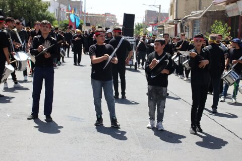 تصایر/ عزاداری خیابانی مردم شهرسستان تکاب در عاشورای حسینی